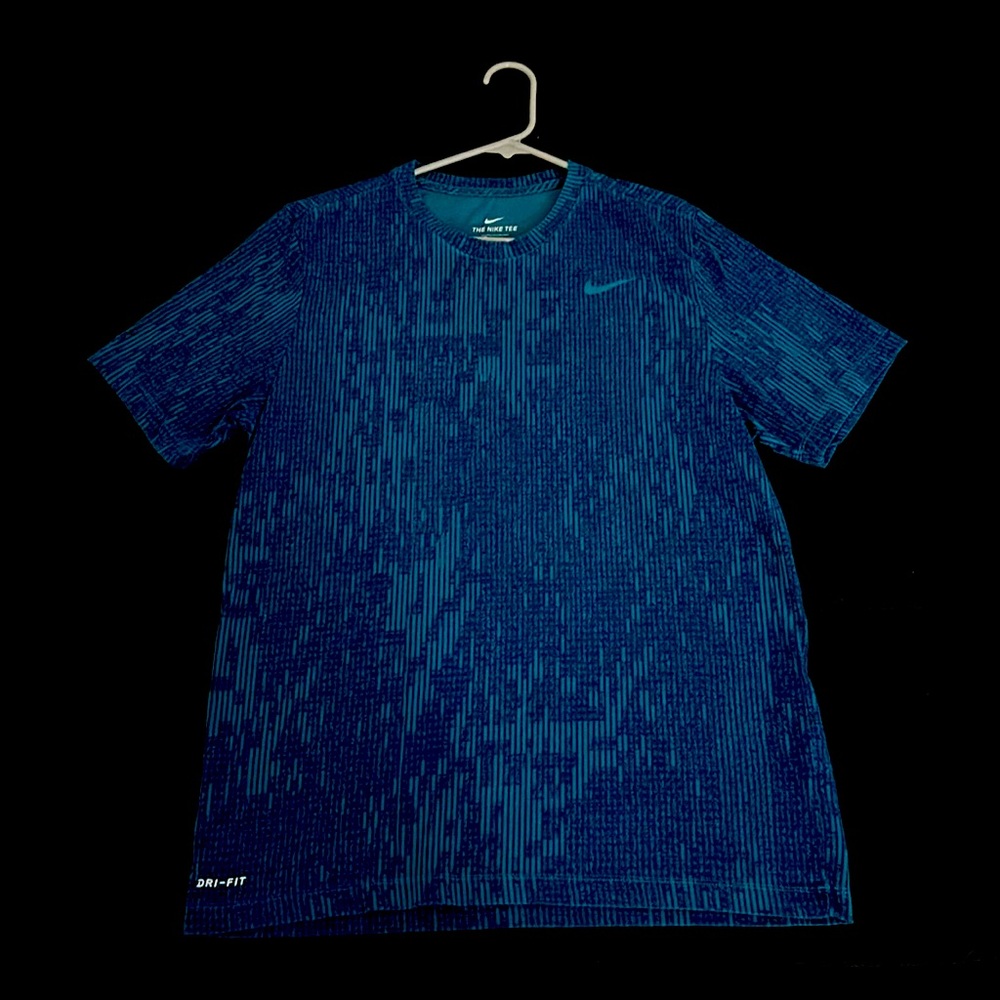 Nike dri-fit t shirt size L